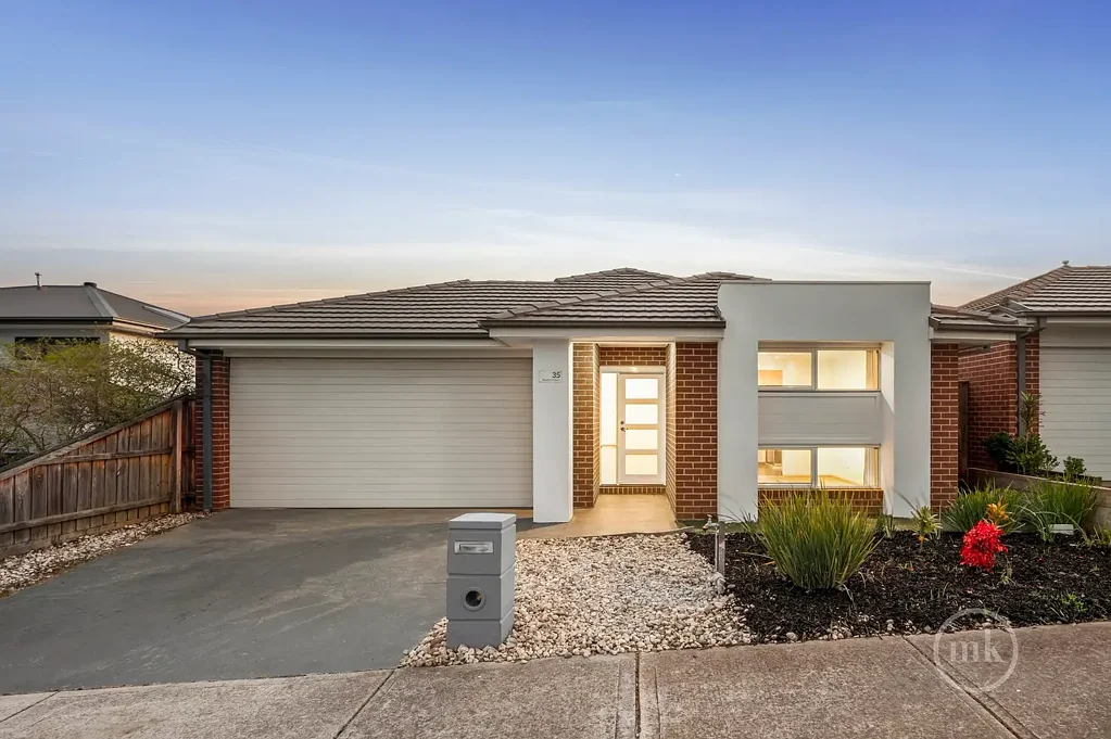 35 Blackbird Crescent, Doreen, VIC 3754