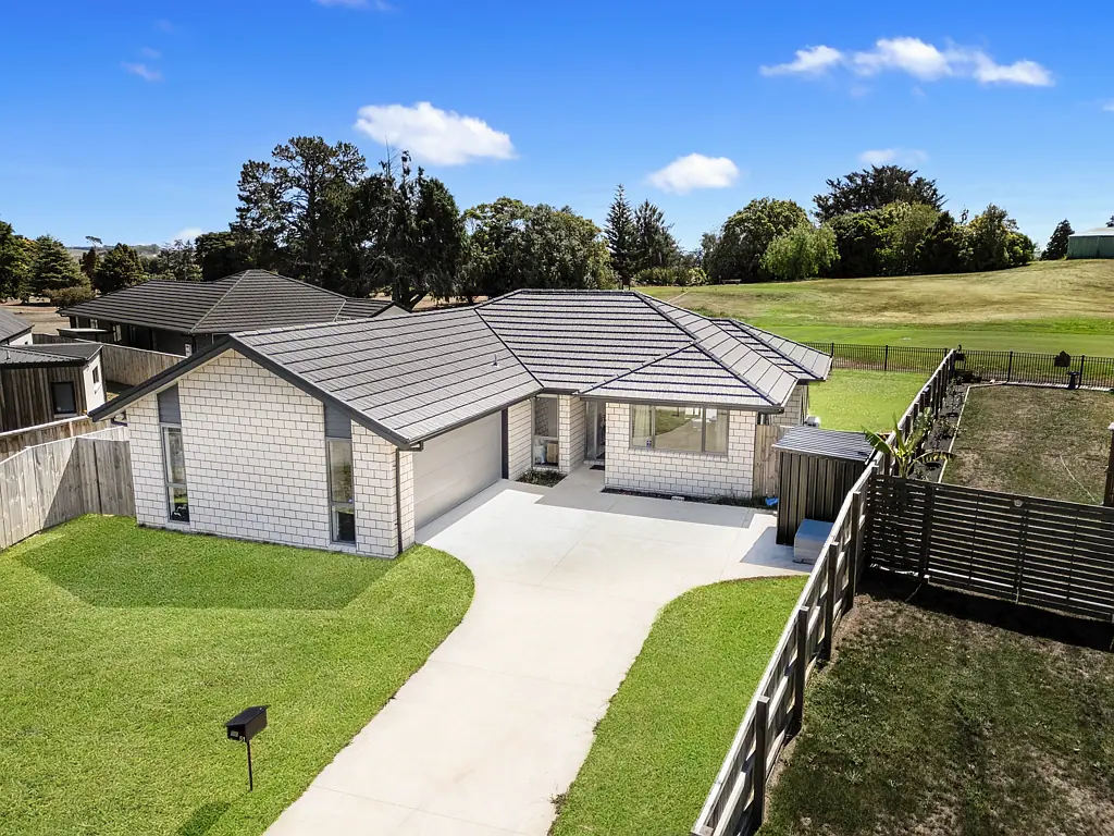 Te Kauwhata 4房  Golf Views Or Rental Returns - Priced To Sell
