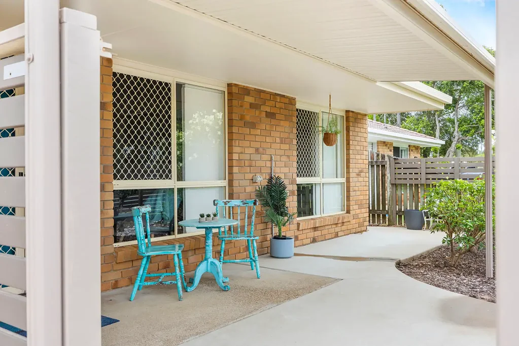 BEACHHOUSE CLOSE TO BOWLS AND BEACH