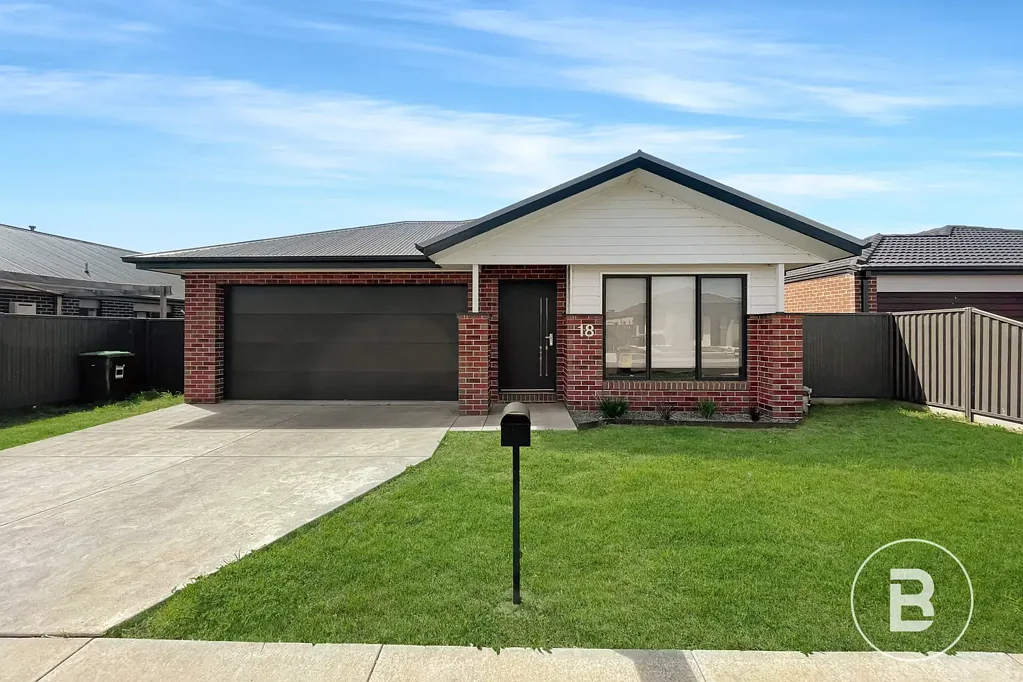 FULLY FURNISHED FOUR BEDROOM FAMILY HOME IN DESIRABLE LOCATION