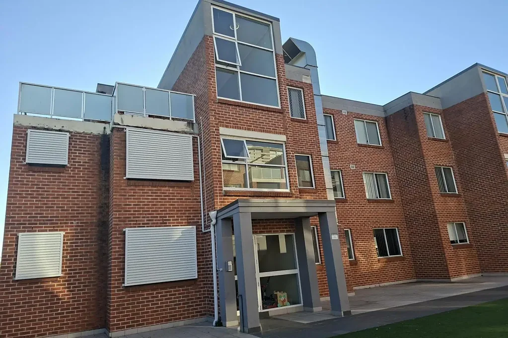 2 BEDROOM MODERN APARTMENT