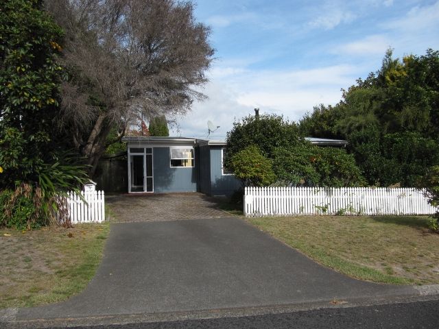 1/9 Titoki Avenue, Waipahihi, Taupo, 3房, 1浴