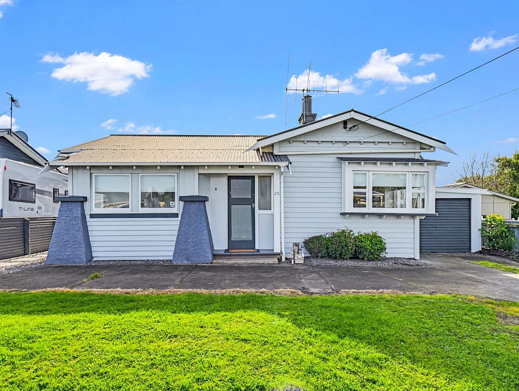 Durie Hill 3 Bedroom Modernised Classic in Durie Hill!