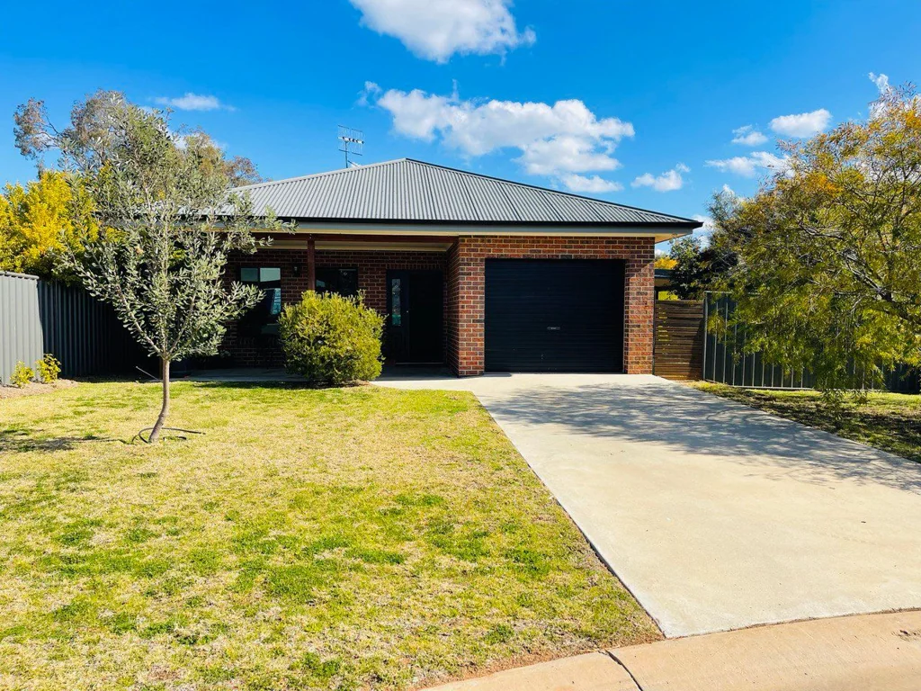 9-11 Randall Place, Condobolin, NSW 2877