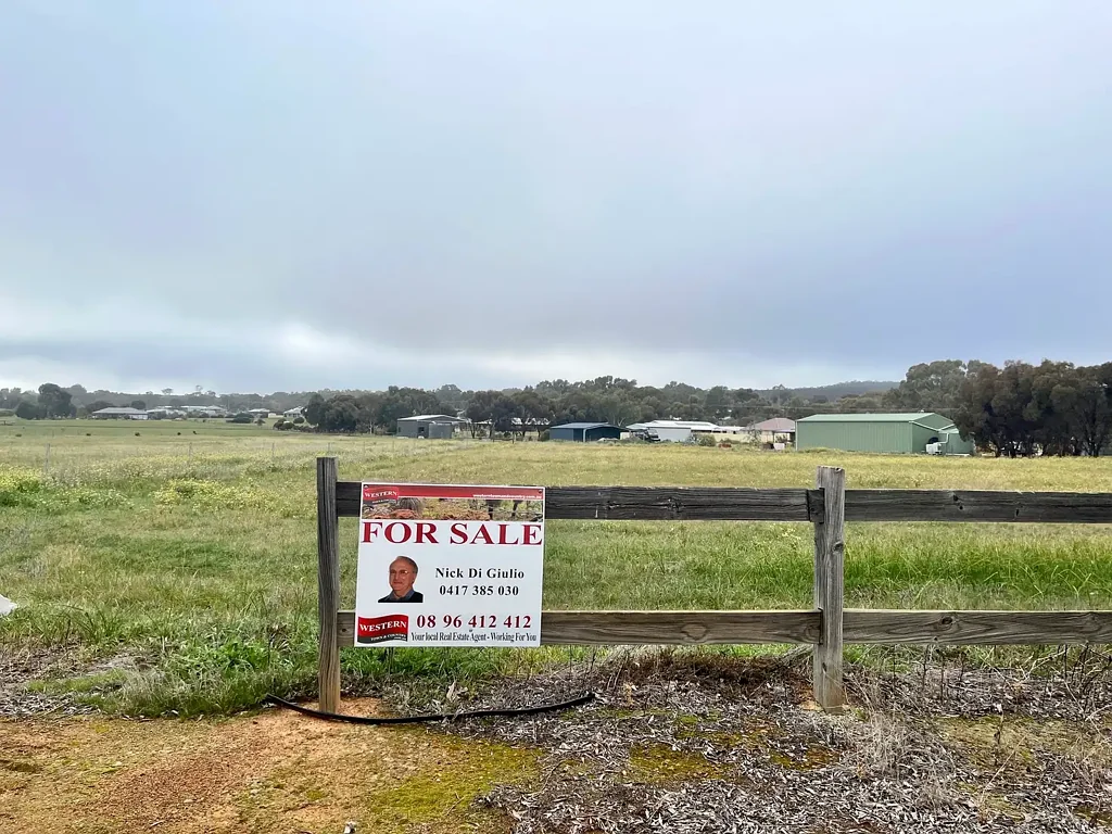 York  Be Quick! 
2.7 Acres up for Grabs.