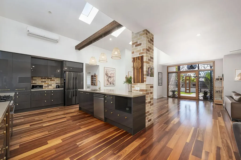 Palm Beach 4બેડરૂમ RARE COASTAL RETREAT DESIGNED FOR MODERN FAMILY LIVING