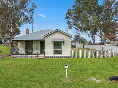 8 Railway Parade, Marulan, NSW 2579, 3 Bedrooms, 2 Bathrooms, House