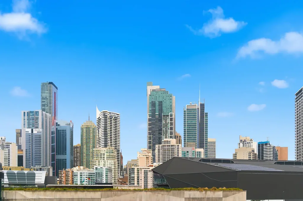 Ultimo 1chambre Spacious modern living with impressive city views