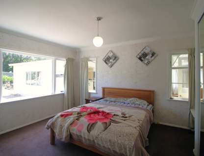 4 Bell Street, Tawa, Wellington City, 4部屋, 2バスルーム, House