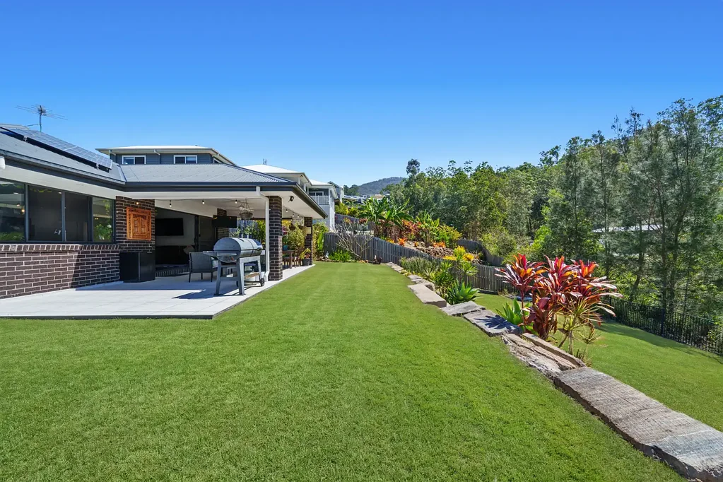 Canungra 4Kwarto MODERN FAMILY LIVING ON A RARE 1,007M² BLOCK