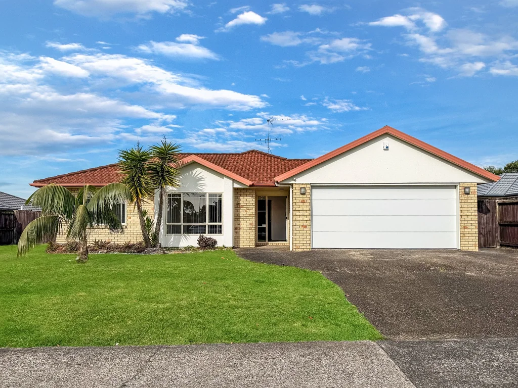 Spacious 4-Bedroom Apartment with Ample Parking in Desirable Dannemora