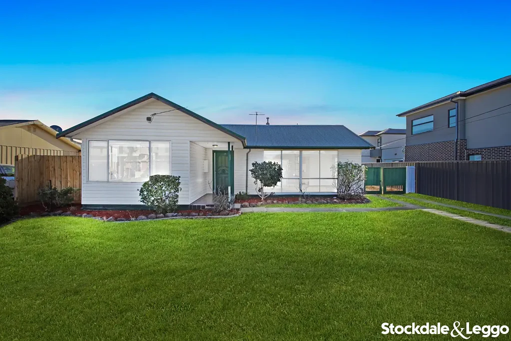 3 BEDROOM FAMILY HOME FOR RENT IN LAVERTON !!