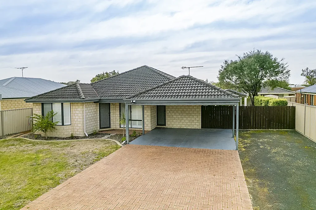 Geographe 4 Bedroom Coastal Elegance Meets Family Functionality