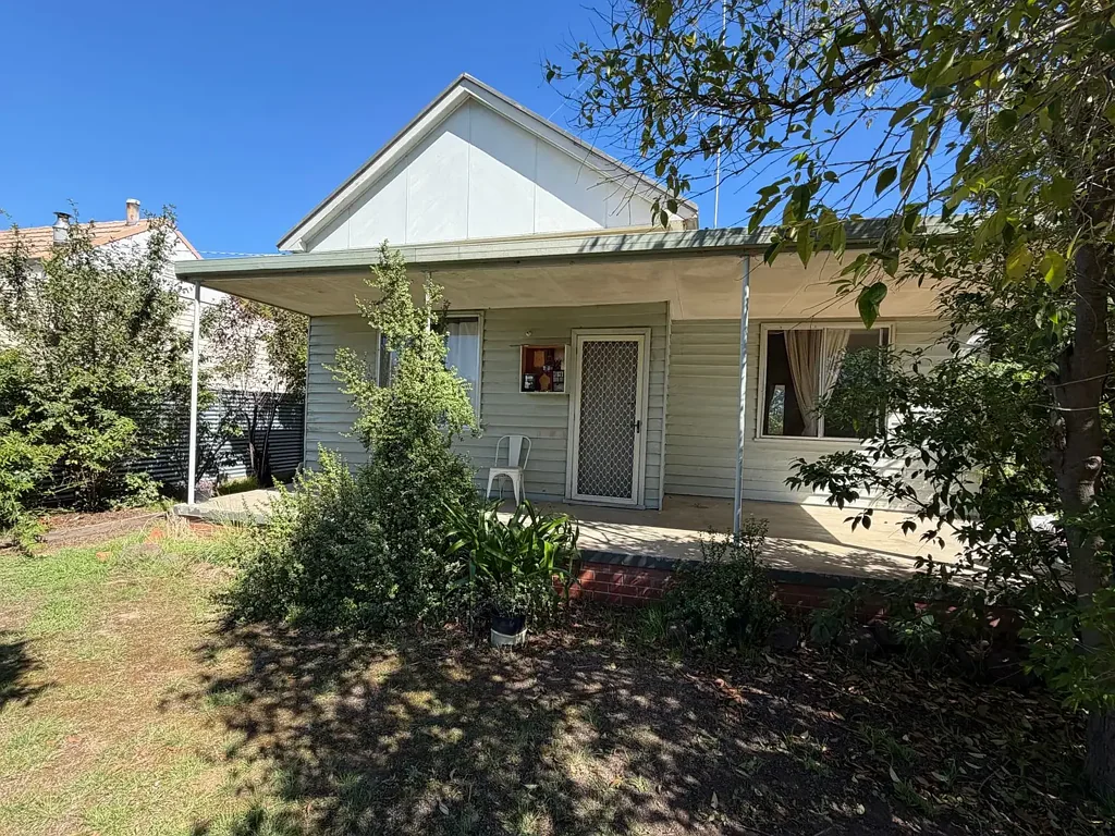 Koondrook 3 Bedroom Renovator’s Opportunity on a Generous 988m² Block