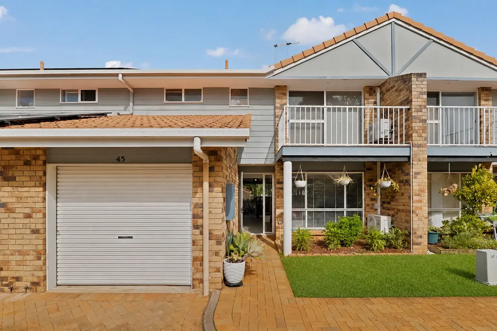 Cleveland 2બેડરૂમ EFFORTLESS BAYSIDE LIVING & PERFECTLY POSITIONED IN A SECURE GATED COMPLEX