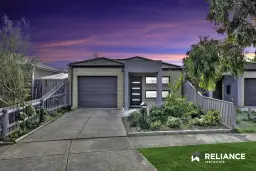 2/13 Retford Close, Werribee