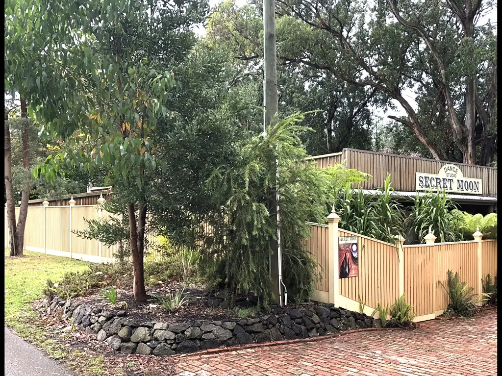 Gembrook 2कमरा A Landmark Gembrook Property – A Rare Opportunity!