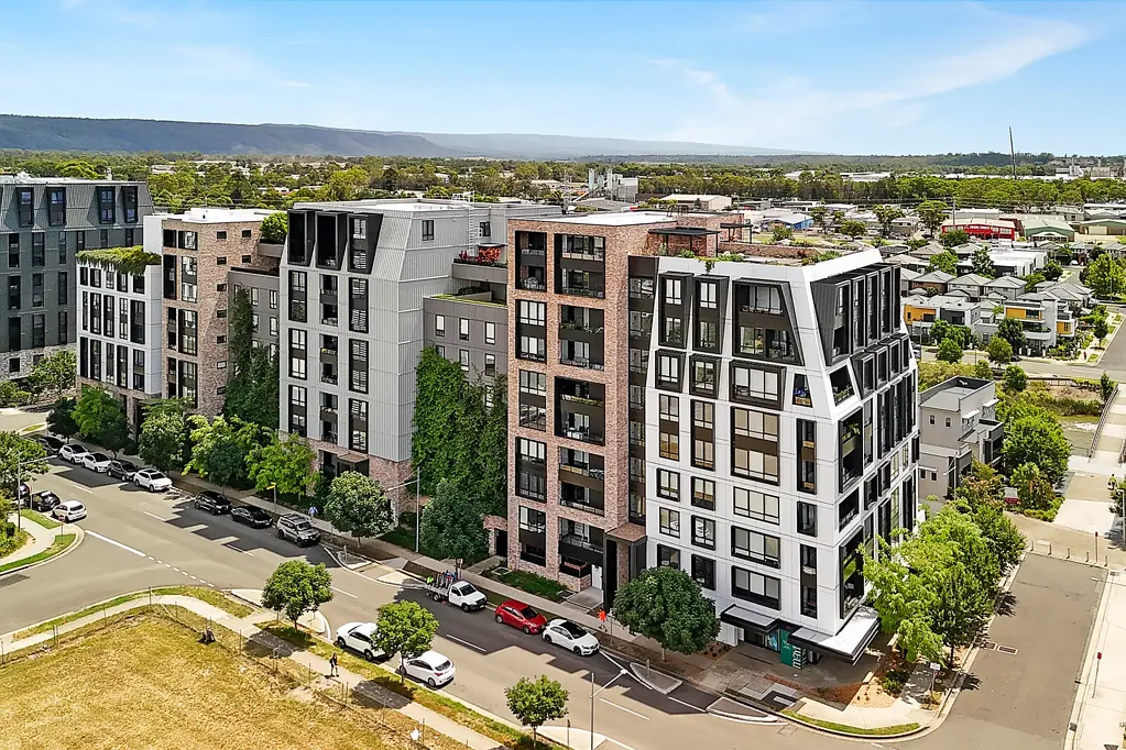Penrith 2房  Lumina - 2 Bed Plus Study in a Highly Sought-after Building
