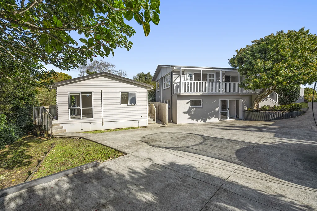 Howick 7 Bedroom Home + Granny + Minor Unit