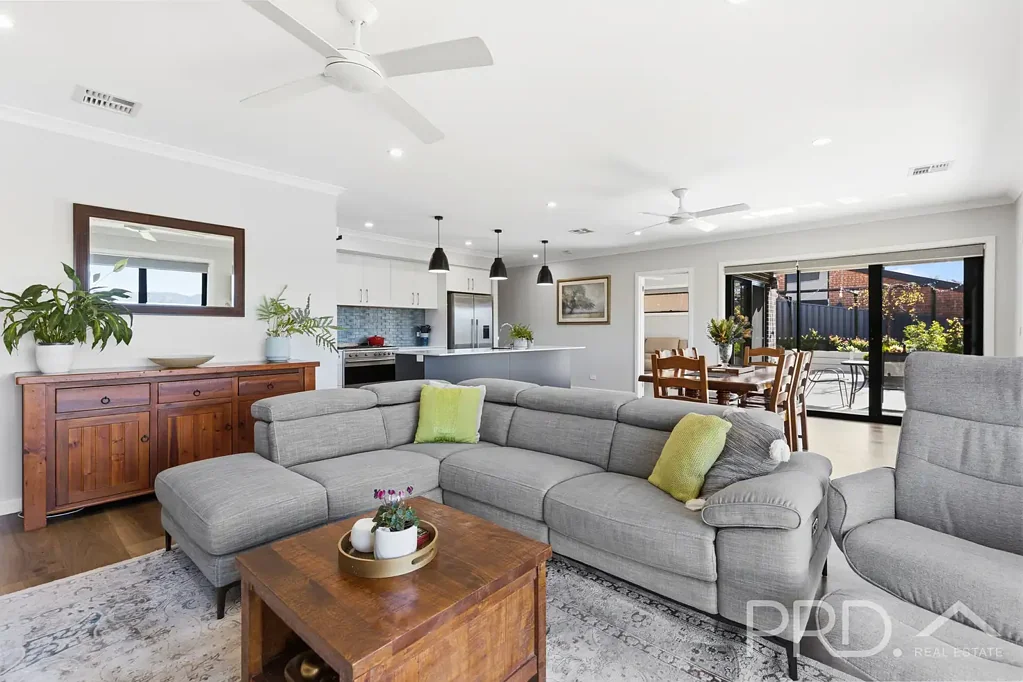 Tumut 4 Slaapkamer Elevated Family Living & Easterly Views!