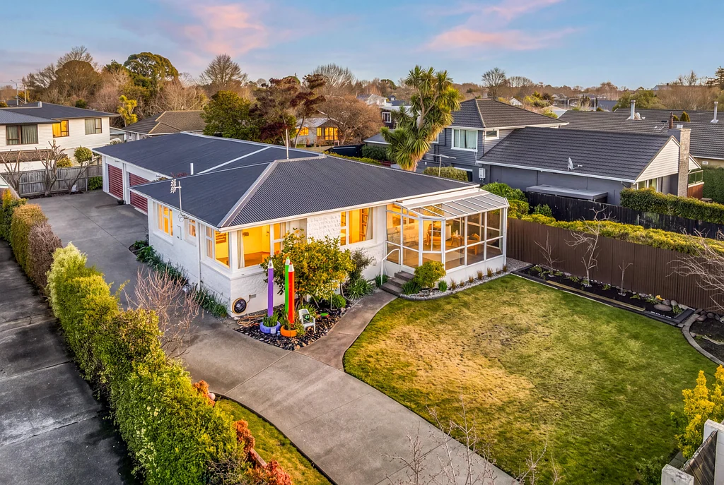 Burnside 4 Bedroom 4-Car Garaging