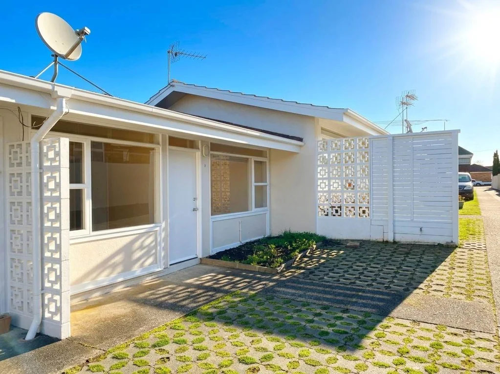 Quiet & Convenient One-Bedroom Home in Prime R...