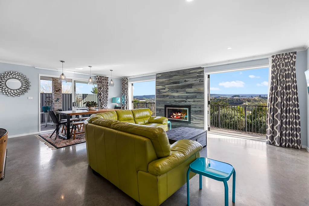 Pyes Pa 4 Bedroom Big views, big opportunity