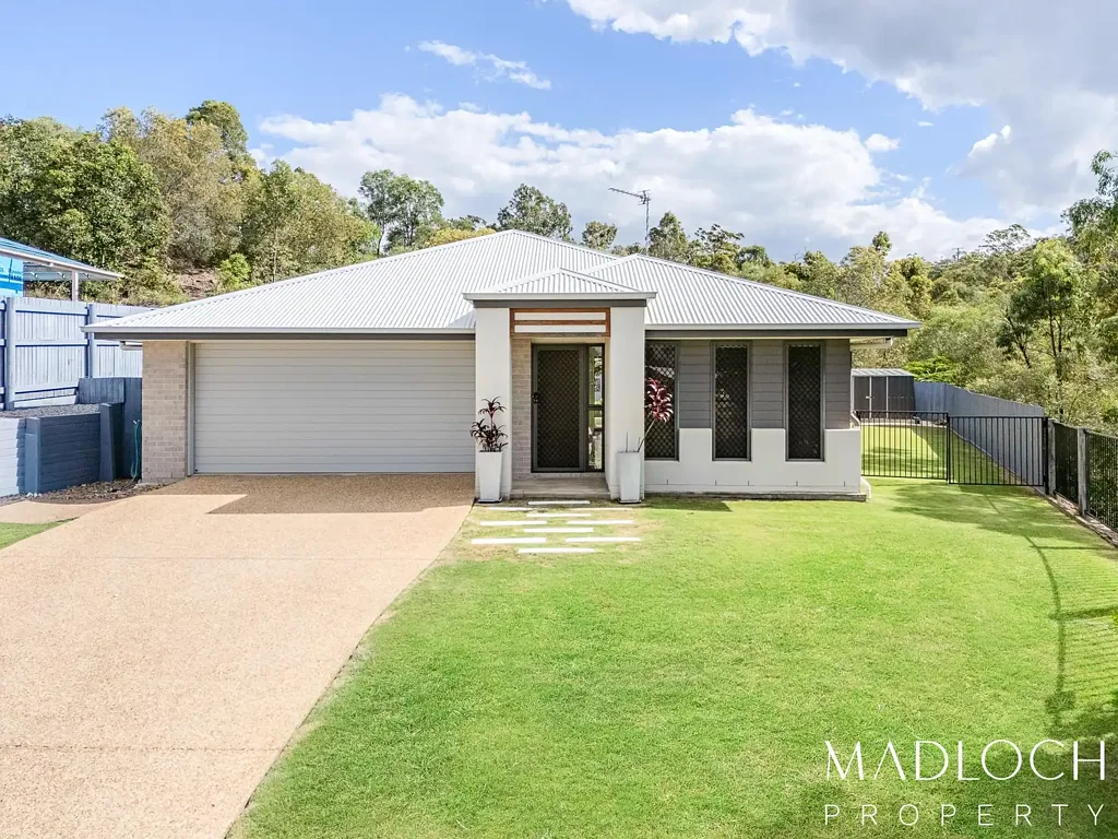44 Fitzroy Avenue, Clinton, QLD 4680