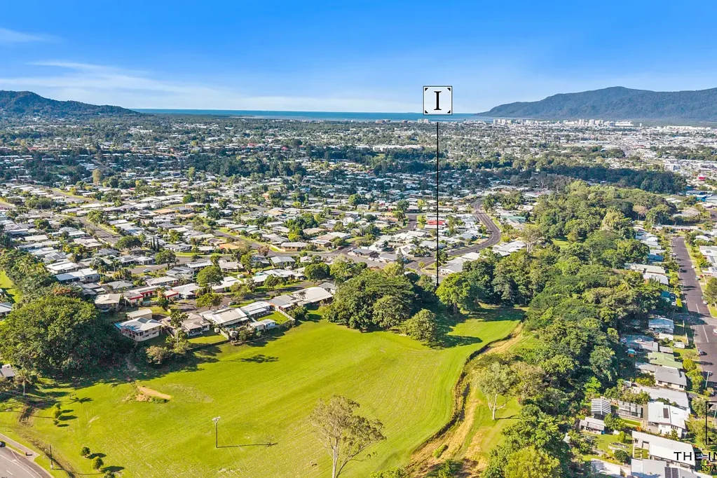 Mooroobool 3Zimmer A Smart First Home or Investment with Space, Privacy and Potential