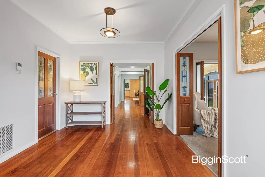 Glen Waverley 4બેડરૂમ A SINGLE-LEVEL FAMILY GEM WITH AN ASPIRATIONAL GLEN WAVERLEY LOCATION!