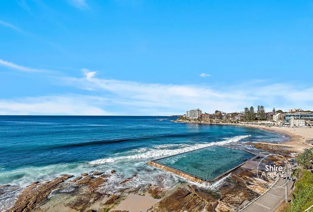 FULLY FURNISHED BEACHFRONT LIVING – Direct Esplanade Access