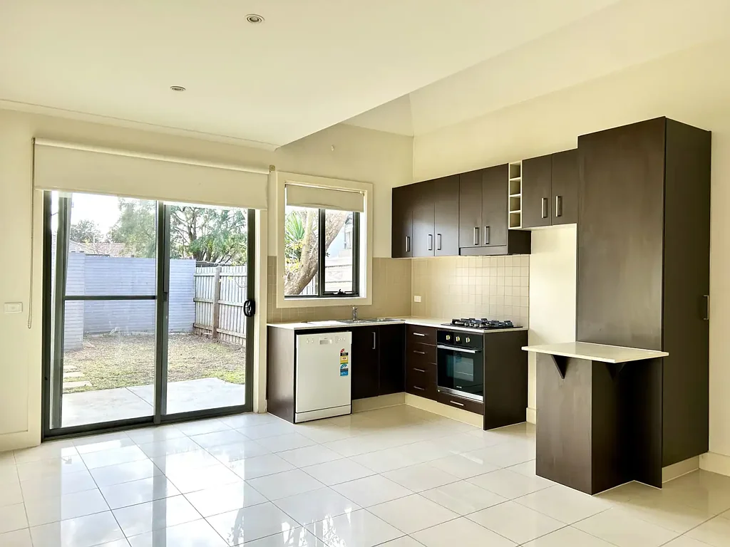 FABULOUS 3 BEDROOM FAMILY HOME IN GREAT LOCATION