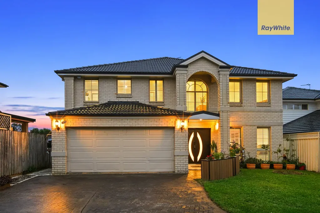 Kellyville 5房 Kellyville学区房 5卧宽敞明亮 现代美食厨房 户外烧烤区 靠近地铁与公园 Renovated Masterpiece | Must Be Sold