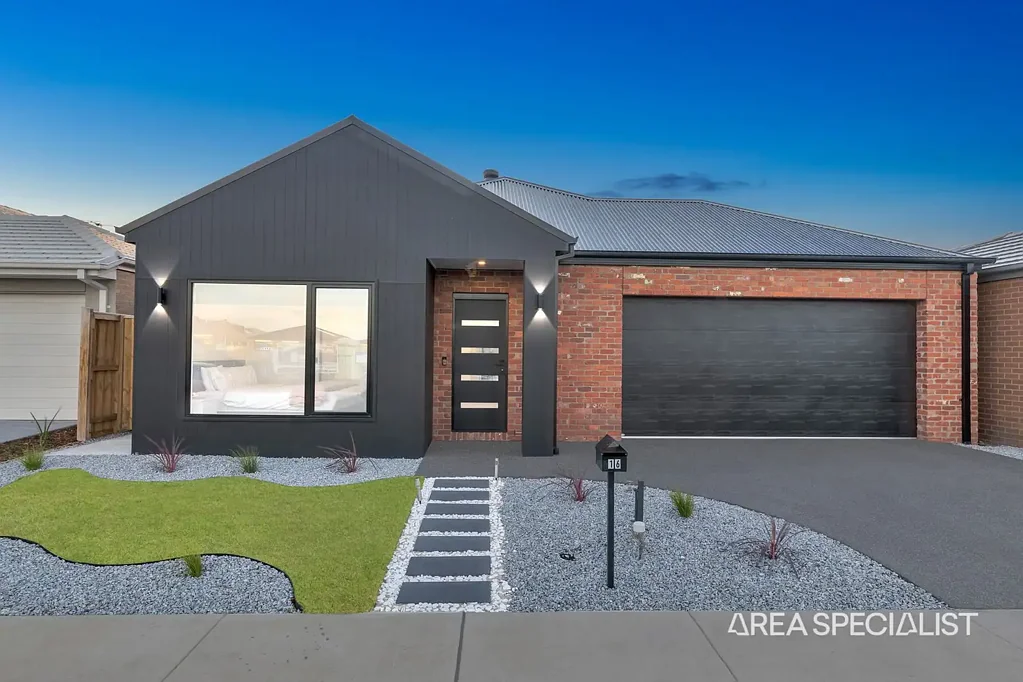 Lara 4 Slaapkamer Modern Comfort and Convenience in the Heart of Lara