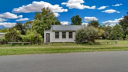14 Pembertons Road, Sefton