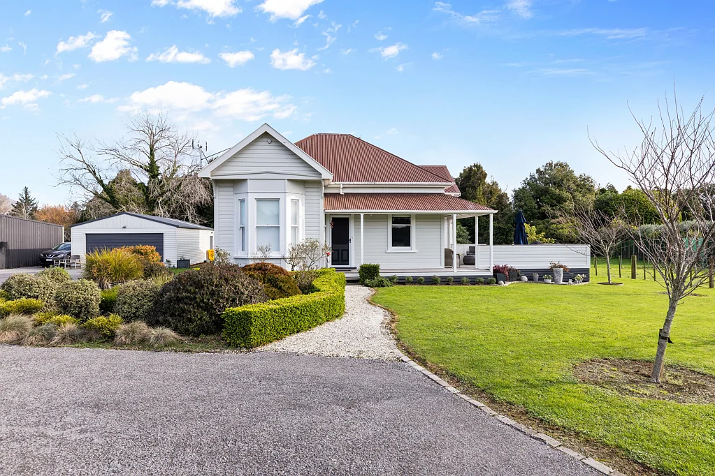 Lepperton 4房  Renovated Villa - Room For A Pony Or Two