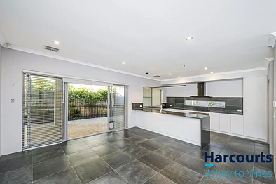 132 Vincent Road, Sinagra, WA 6065, 4 slaapkamers, 2 badkamers, House