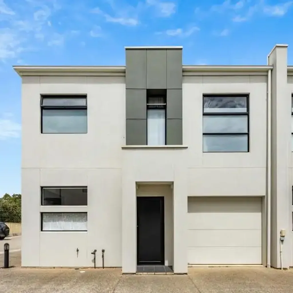 Morden Urban Style Rendered  2-bedroom, 2-bathroom Townhouse Close to Adelaide CBD.