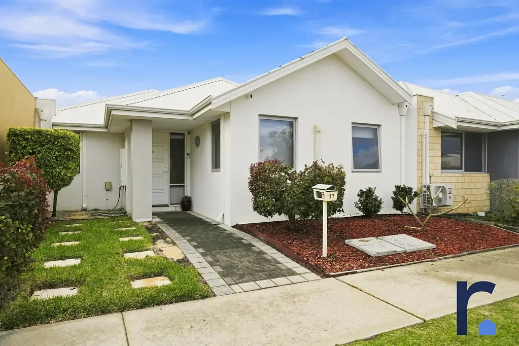 MODERN, LOW-MAINTENANCE LIVING IN A GREAT DAYTON LOCATION