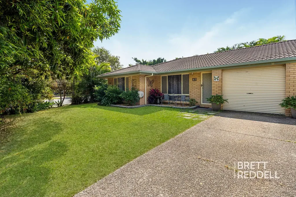 Ormeau 3 Bedroom The Brief:House with 9.25kW Solar, Large Outdoor Entertaining and Spa Area - Ormeau Living