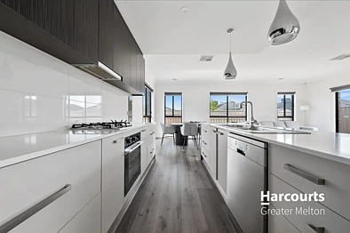 15 Caruana Crescent, Harkness, VIC 3337, 4房, 2浴, House