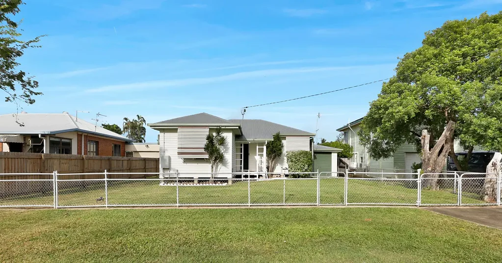 West Mackay 3غرفة نوم Where Convenience Meets Cottage Charm