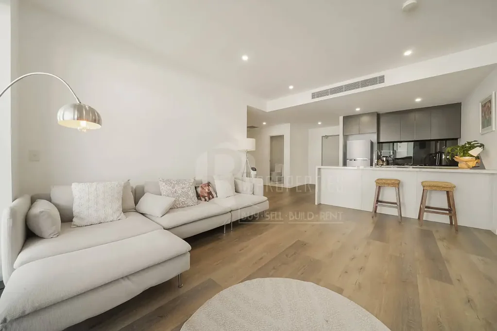 Bright East-Facing two Bedroom Apartment in Schofields Up For LEASE!