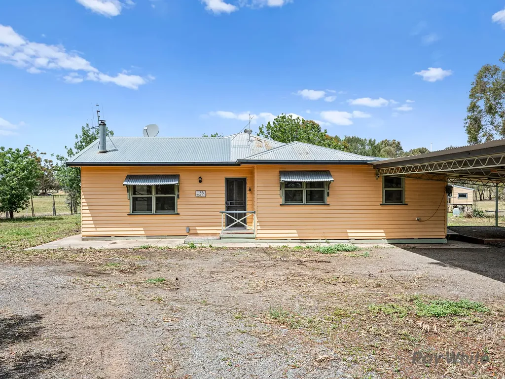 253 River Road, Goomalibee, VIC 3673