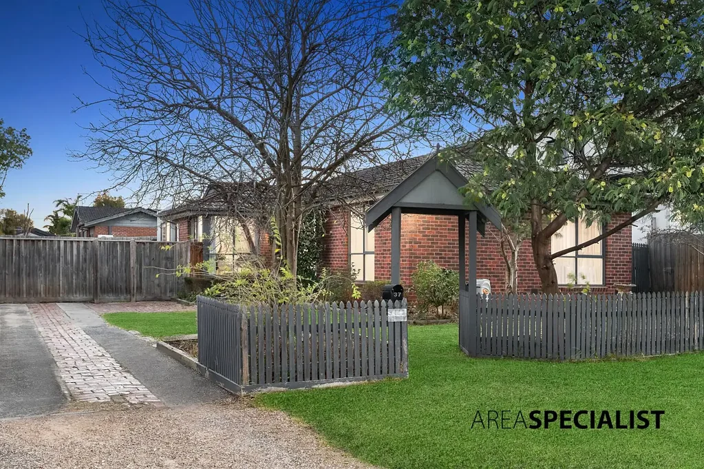 37 Holbourne Drive, Junction Village, VIC 3977