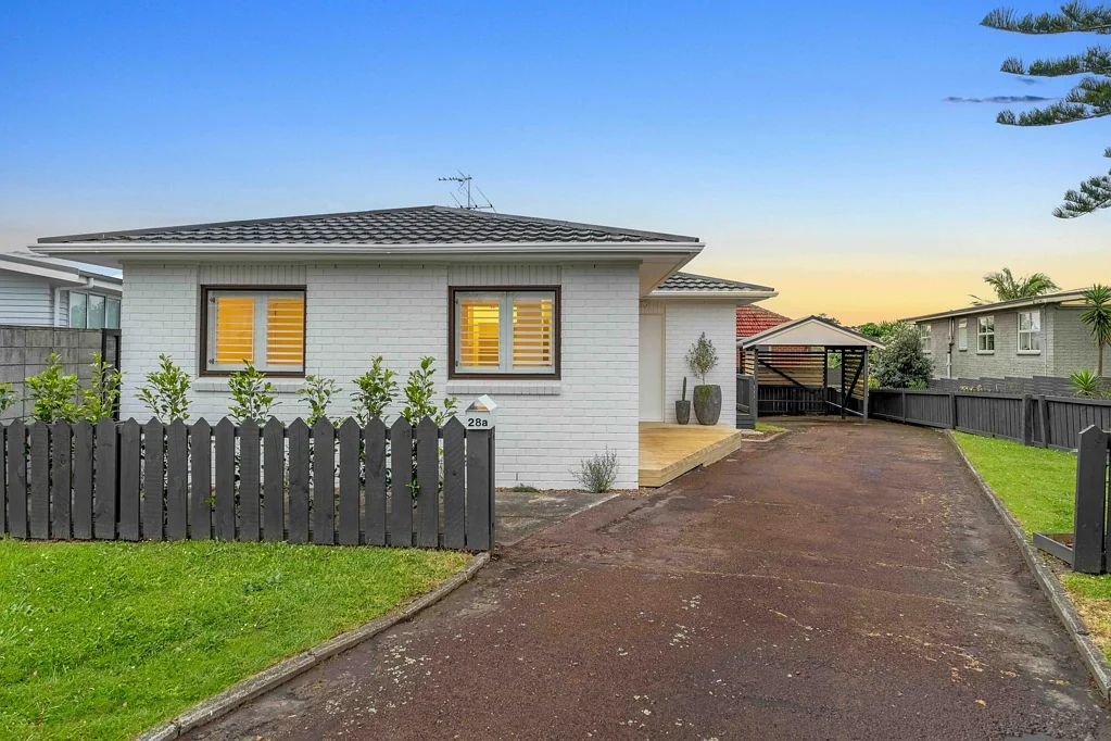 Te Atatu Peninsula 3 Bedroom FINAL DAYS! Bigger Than I Look
