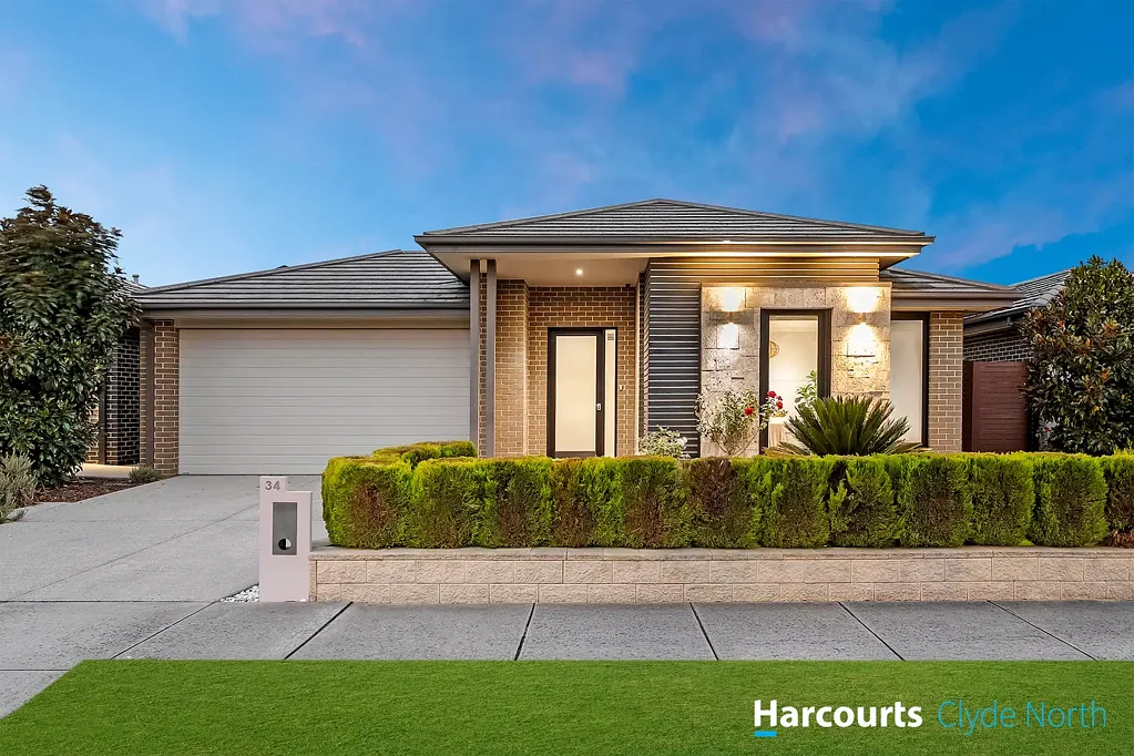 34 Flowerbloom Crescent, Clyde North, VIC 3978