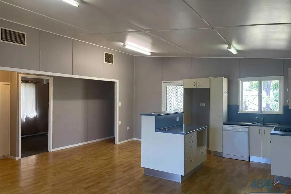 3 Bedroom home + Shed in Happy Valley!