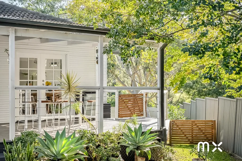 4 Leigh Crescent, Unanderra, NSW 2526