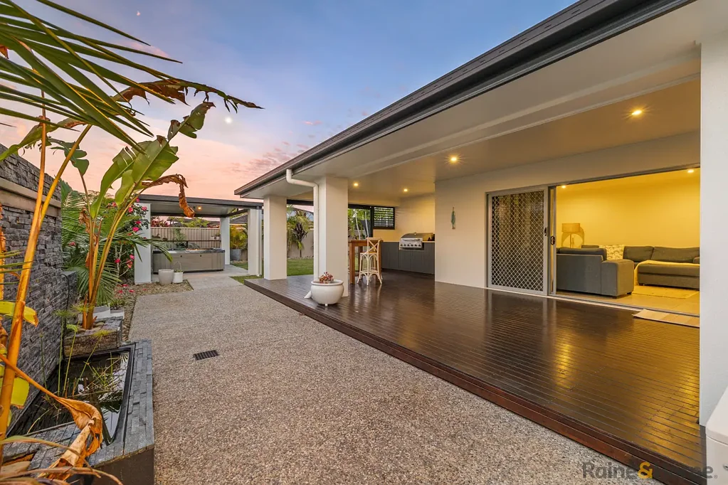 18 Toshack Place, Pottsville, NSW 2489